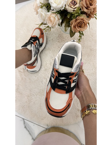 Baskets souples blanches oranges