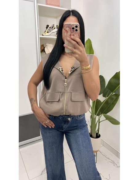 Pull veste sans manches doublure léopard